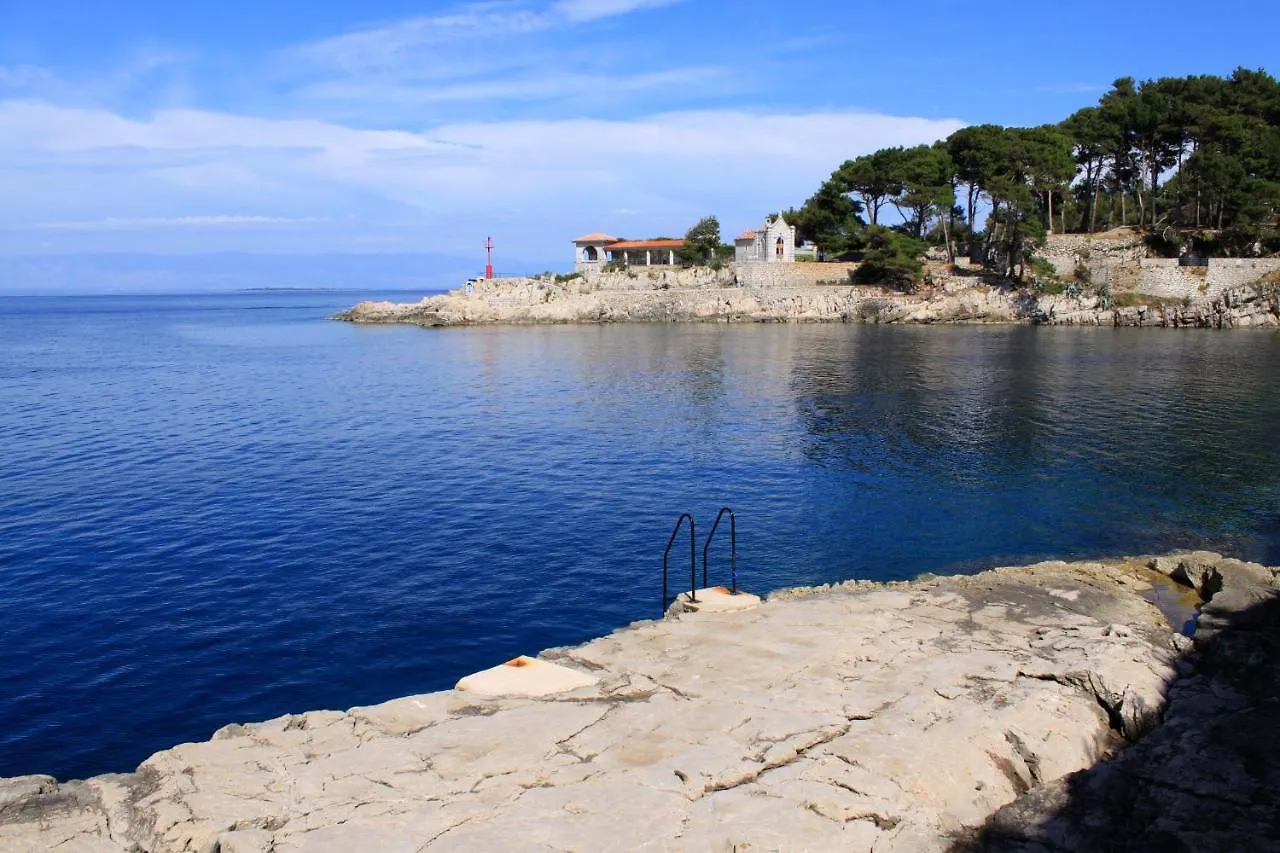 Apartment Veli Losinj 8029B