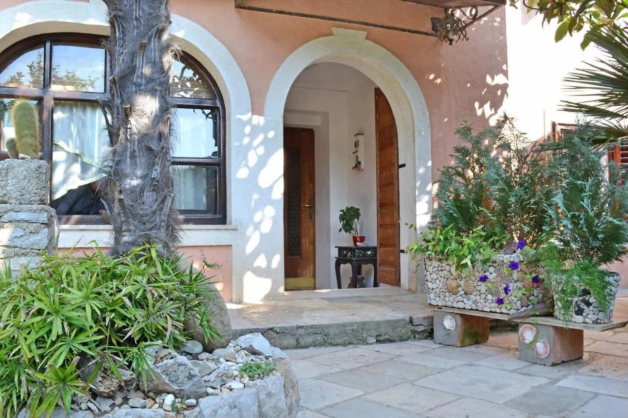 Apartment Veli Losinj 8029B 0*,  Κροατία